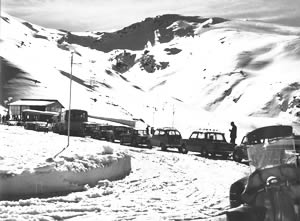 Vista desde la puerta del Hotel Melia Sol y Nieve hacia el Rio. Pradollano
